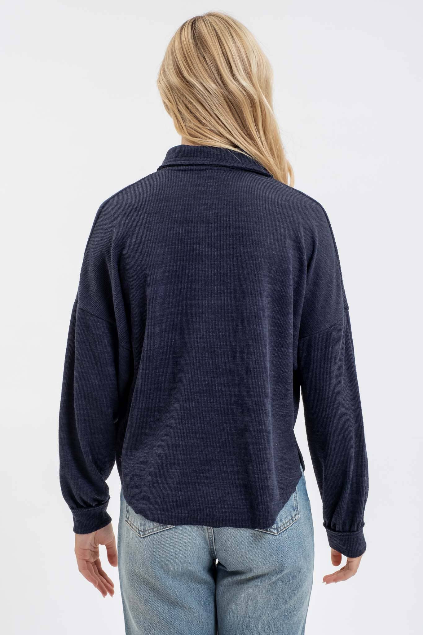 COLLARED RAW EDGE KNIT TOP: NAVY