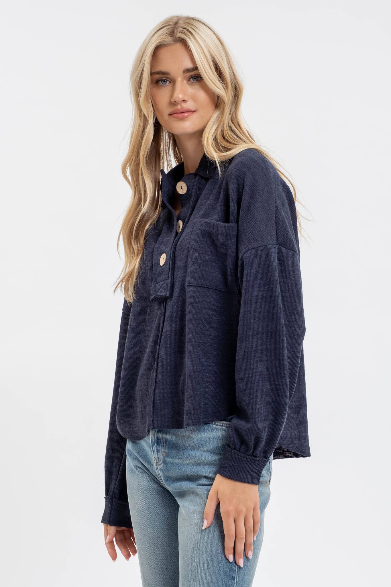 COLLARED RAW EDGE KNIT TOP: NAVY