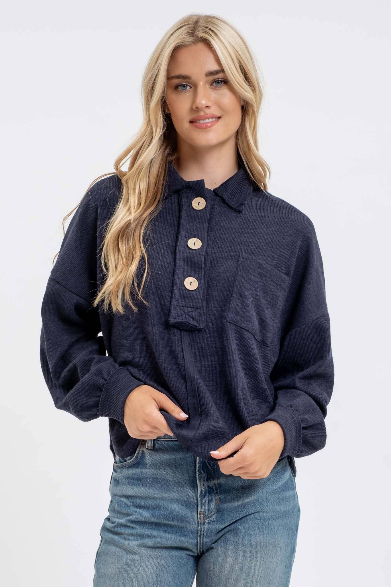 COLLARED RAW EDGE KNIT TOP: NAVY