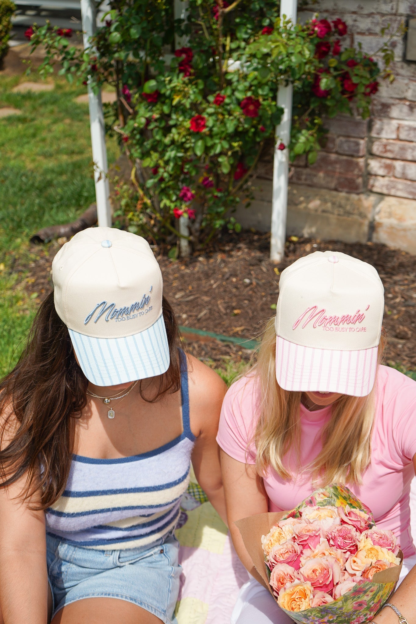 Mommin' - Striped Vintage Trucker Hat