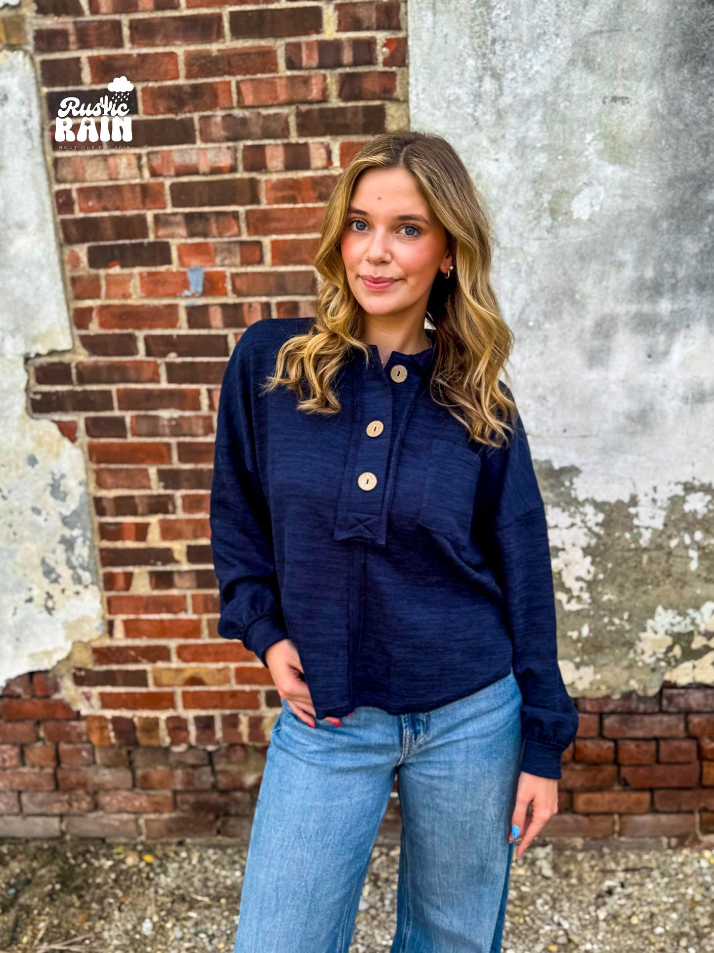 COLLARED RAW EDGE KNIT TOP: NAVY