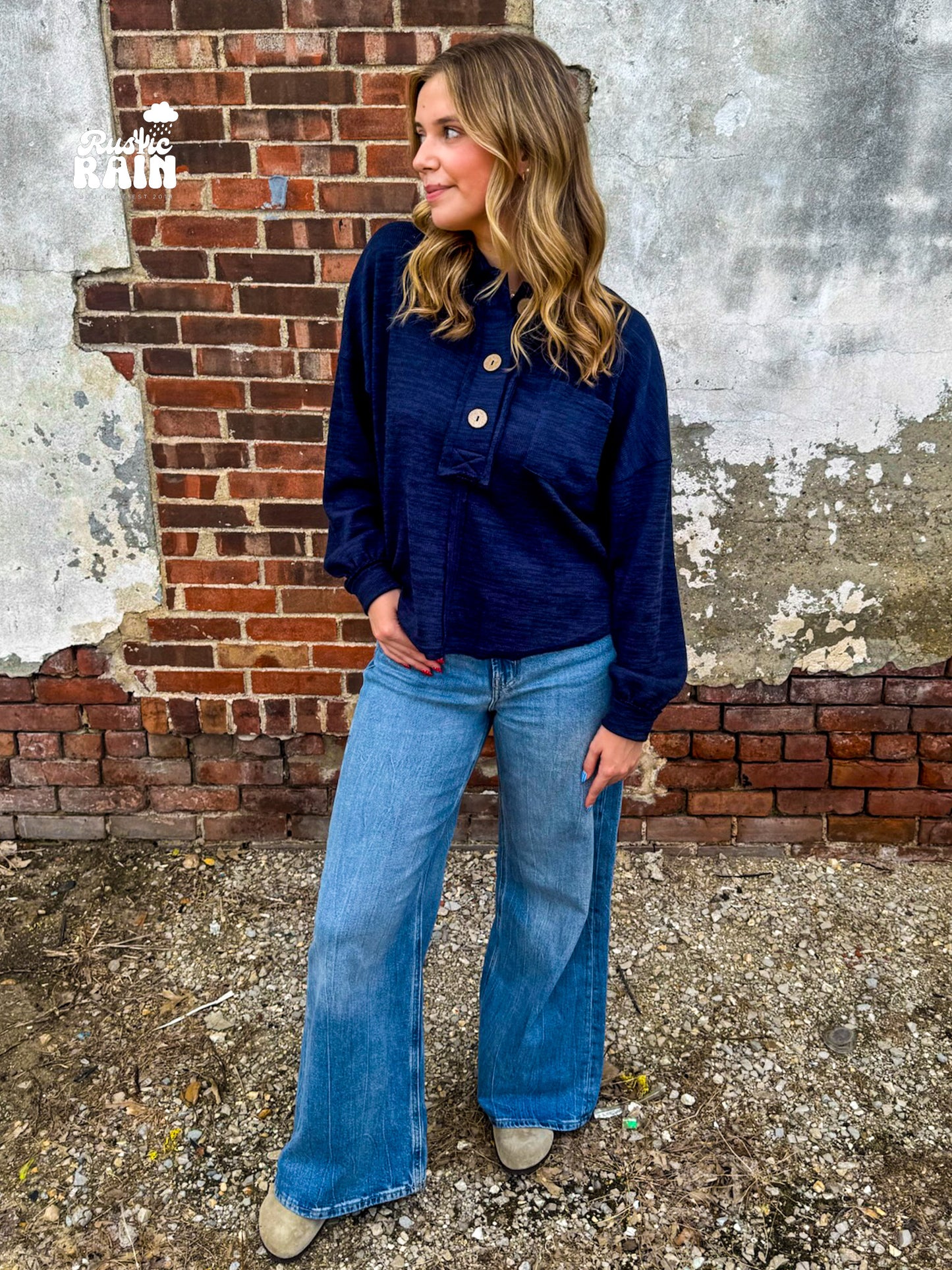 COLLARED RAW EDGE KNIT TOP: NAVY